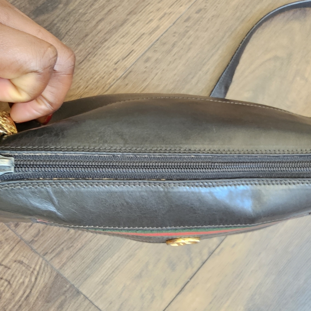 Gucci Crossbody Bag - Picture 13 of 16